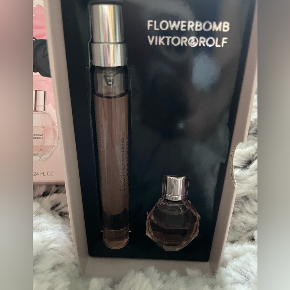 Viktor&Rolf Mini Flowerbomb Eau de Parfum Perfume Set - Picture 4 of 5